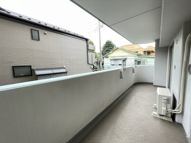 南西側バルコニーです。
