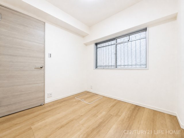 使い勝手のいい洋室です