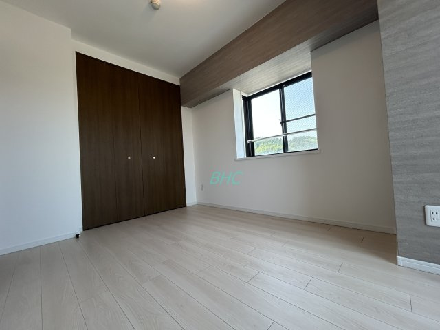 を基調とした室内は、明るい住空間を造り出すだけでなく、清潔感をもたらしてくれます。