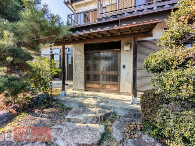 軒先から下がる鎖樋は、　雨の日さえも風情ある景色に変えてくれる和風住宅ならではの細部へのこだわりです。