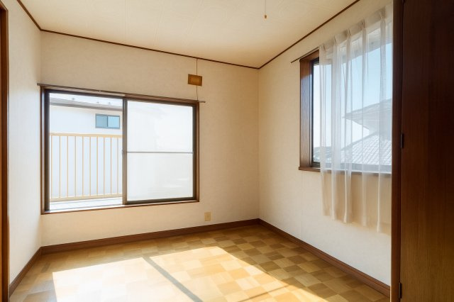 陽当りの良い2階洋室です。※構造や間取はそのままにCG加工により空家を表現しています。