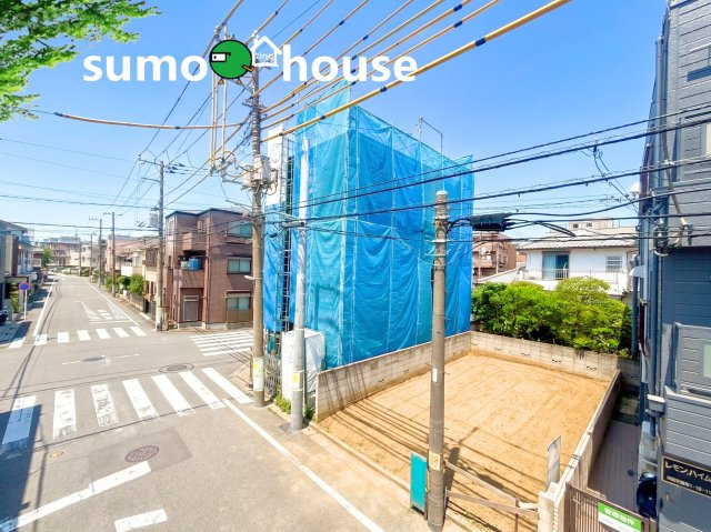 前面道路含む現地写真です
