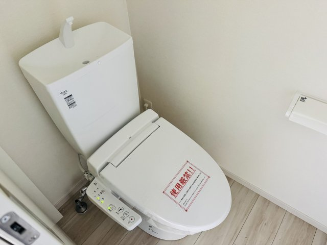 ～暖房温水洗浄機能付きトイレ　冬場は特に嬉しい機能ですね～