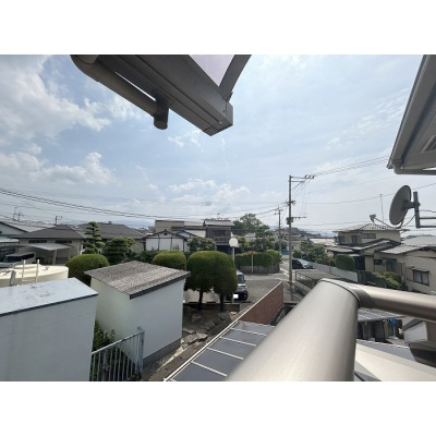 のどかな住宅街に位置しているので高い遮蔽物もなく眺望良好◎