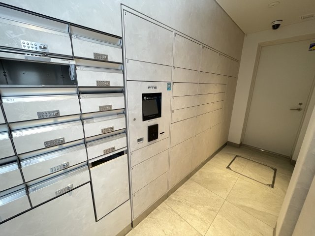 宅配ボックス付きで、忙しい方の荷物受け取りもスマートに。