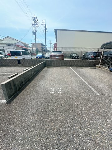 敷地内駐車場継承可能です
