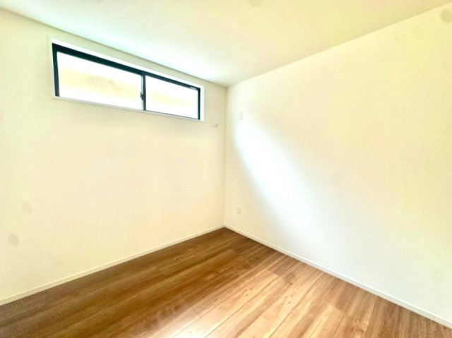 2階約4.5帖の洋室です。お好きなご利用方法でご利用ください！
