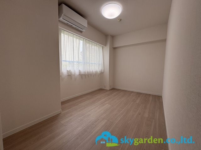 個人の部屋や寝室として使える洋室です