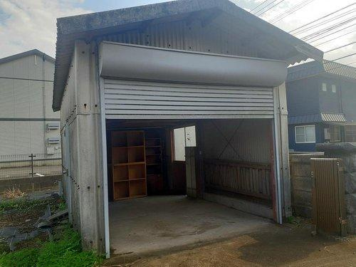 倉庫　（視認性を高めるために備品類を削除する加工を行っております）
