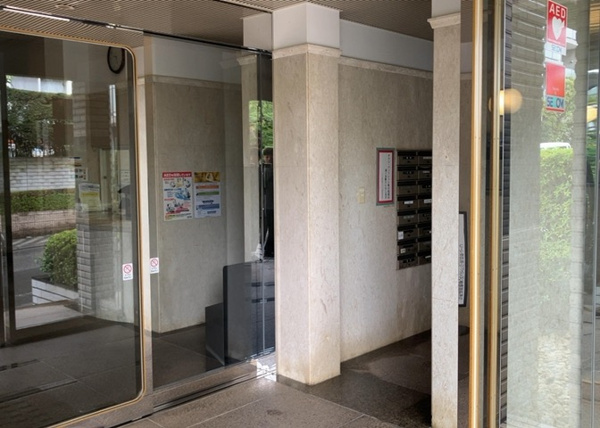 コープ野村緑山ヒルズ弐番館のラウンジ