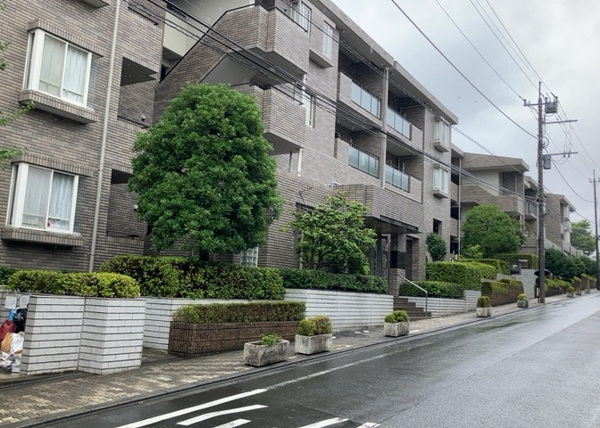 コープ野村緑山ヒルズ弐番館の外観