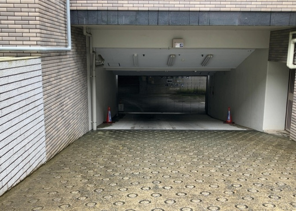 コープ野村緑山ヒルズ弐番館の敷地内駐車場