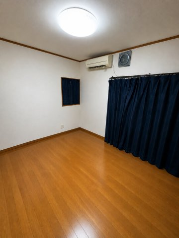 スタンダードな洋室です