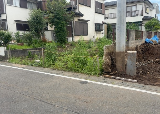 土地を買う際、住む地域の自治体や福祉の補助制度にも注目してみましょう。子供や老人の医療補助やゴミ出しのルールなど、自治体によってルールに大きな違いがあるため、暮らしやすい土地で判断するとよいでしょう。