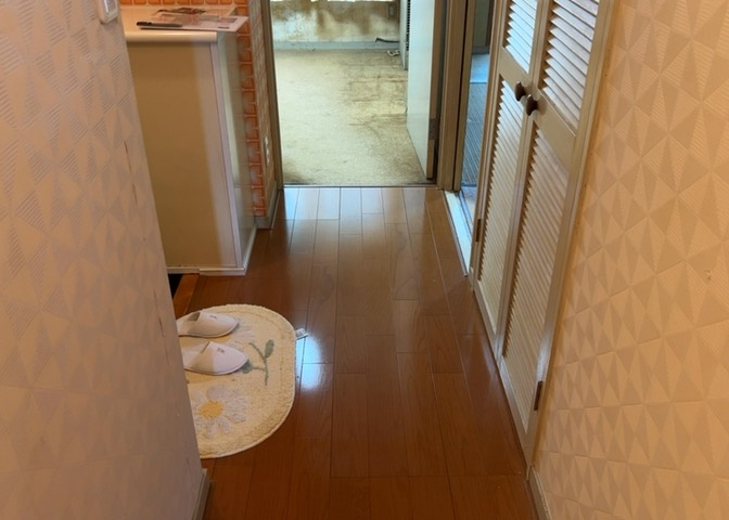 内装はとにかくおしゃれなものがいい！と選ぶ前に、まず住んだ後のことを想像してみましょう。住んでみたらコンセントの位置が悪くて使いにくいなど出てきます。事前にどの家電をどこに置くか想定しておきましょう。