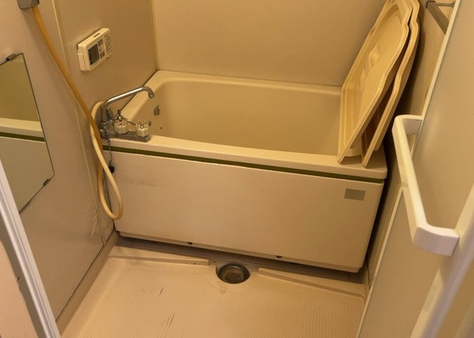 入浴時の快適さも大事なことですが、綺麗な状態を維持できなければ気持ちよく入浴できません。毎日の掃除が楽という点は大事なポイントになります！カビが生えにくく掃除がしやすい、壁や浴槽を選ぶといいでしょう。