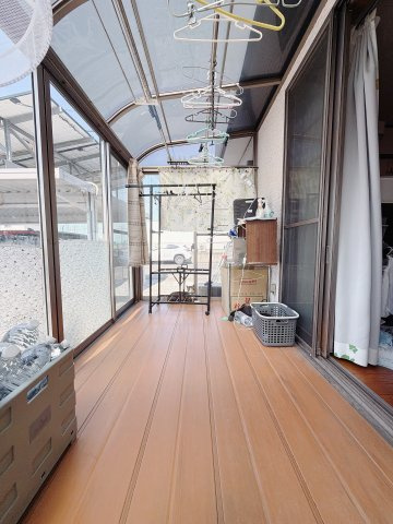 ■サンルーム｜ひろーいサンルームは、日当たりも良く雨の日でも安心の空間です♪バルコニーもあるので、沢山干せます♪