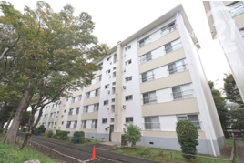 西けやき台団地２号棟の外観