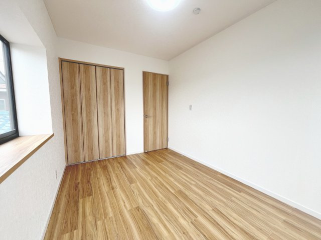 使い勝手のいい洋室です