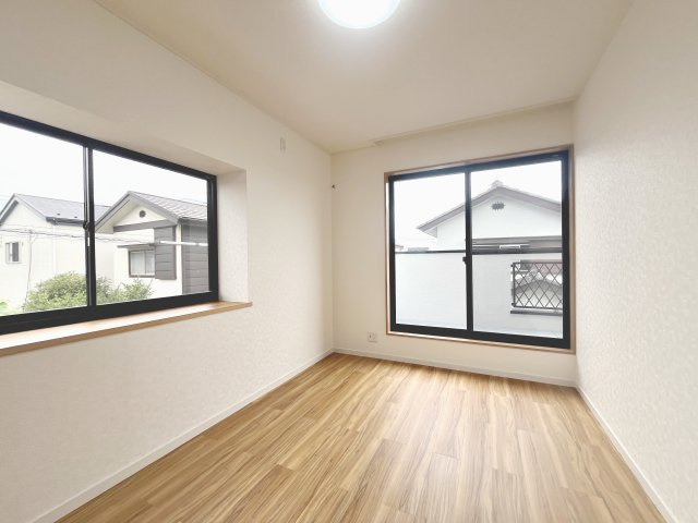 広々とした洋室です