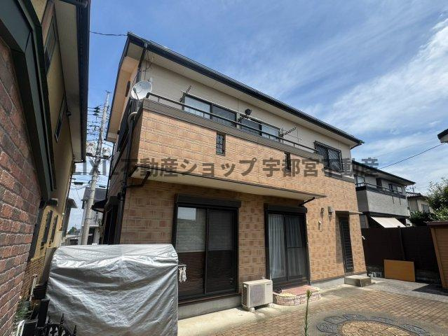 温かみのあるレンガ調とアイボリー色の2トーンカラーで朗らかで健康的なデザインを演出♪