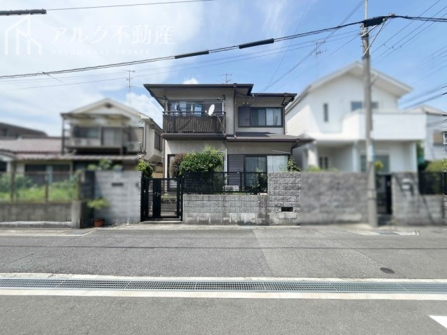 軽量鉄骨造2階建