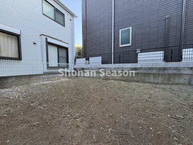 南側にはお庭スペースがあり、家庭菜園など楽しみが広がりますね☆
