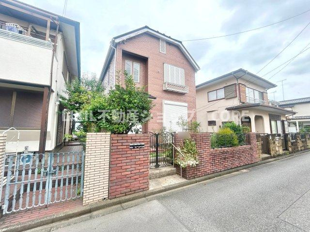 第一種低層住居専用地域の良好な住環境が保たれたエリアです。