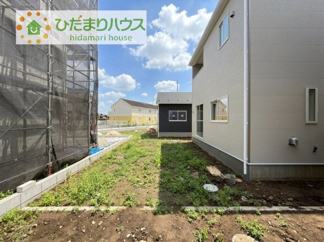 お庭付物件になります！お庭遊びや、プールなどお子様も大喜び(^^)