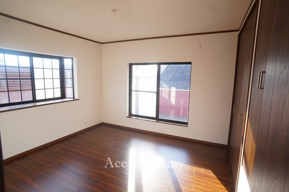 【3階：洋室1】バルコニーに面したお部屋です☆