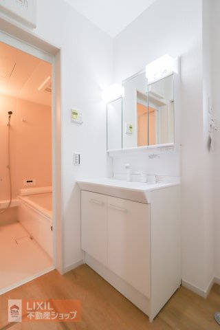 【Erde真岡市下高間木2期　2号棟の独立洗面台】