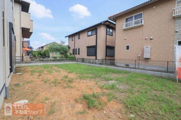 【Erde真岡市下高間木2期　2号棟の庭】