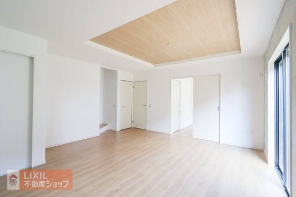 【Erde真岡市下高間木2期　2号棟のリビングダイニング】
