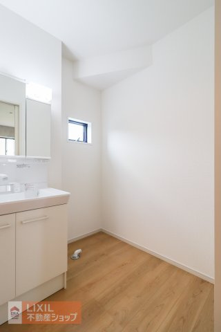 【Erde真岡市下高間木2期　2号棟のランドリースペース】