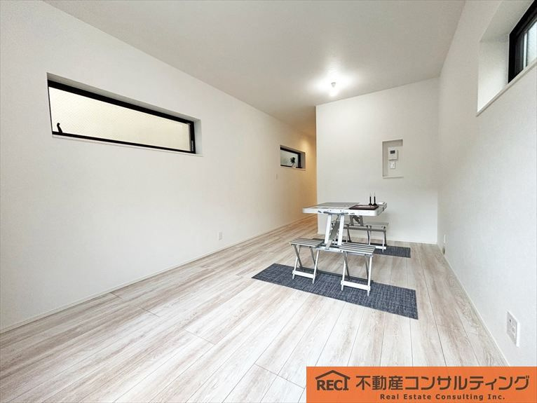 玄関廻りもすっきり♪シューズCL完備！