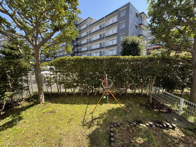 植栽があるので周囲からの視線も気になりません。