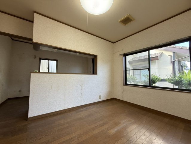 こちらの居間で趣味の時間をお楽しみください