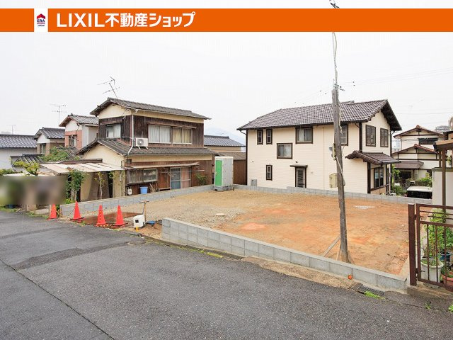 交通量が少ないので、車の出し入れが楽々です！　