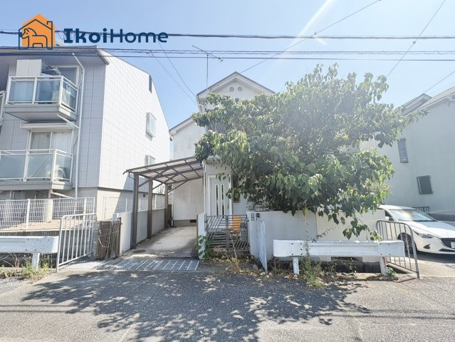 令和8年10月に内外リフォーム渡しでピカピカになります！駐車スペースもございます！