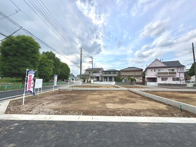 全10区画　　間取り・外観・設備まで自由にプランニング可能。暮らし方に合わせた住まいをご提案できます。花田小学校まで徒歩約4分(270ｍ)、毎日の通学がしやすい住環境です。