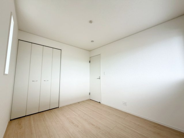 書斎や趣味部屋など、ライフスタイルに合わせ、様々な用途で使えるお部屋です。