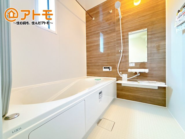 広々1坪タイプのゆったり浴室ユニット♪浴室乾燥機付き♪