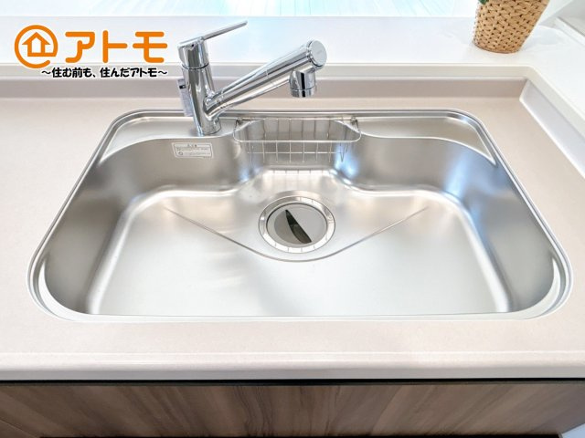 広いシンクは使い勝手良好です♪