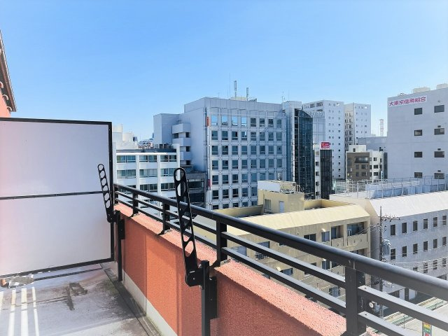 ～陽当たりの良い南向きバルコニー　洗濯物がよく乾きそうです～