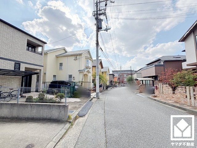 リビングや階段下、廊下にも収納が多数あり、住空間を広々お使いいただけます。