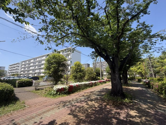 駅方面までの遊歩道と隣接！車が通らないので安心ですね！