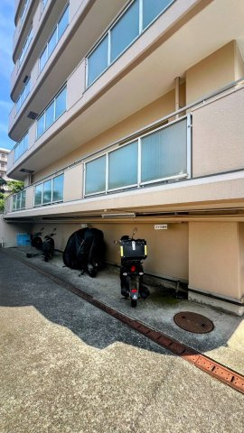 バイク置き場