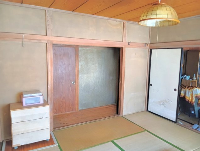 引き戸の収納でお部屋を広く使えます。