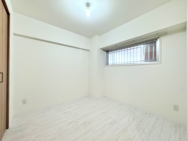 ◆室内はいつも明るい印象なので気持ちの良い朝を迎えられます。各部屋にはクローゼットを完備しており、収納が多いお家はすっきりして快適空間です。
