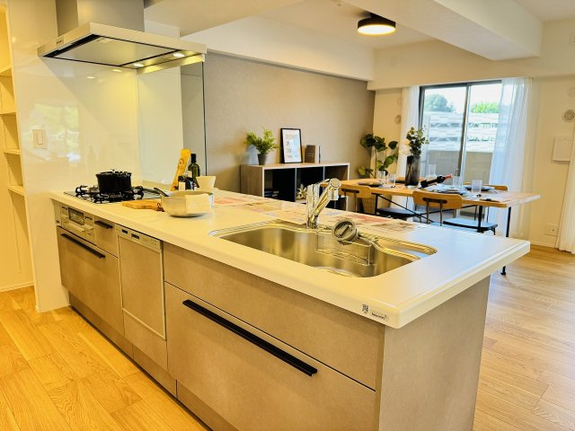 ～新規交換済、使い勝手良くオシャレなオープンキッチン～